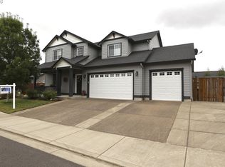 1346 Cloudmont Dr, Junction City, OR 97448