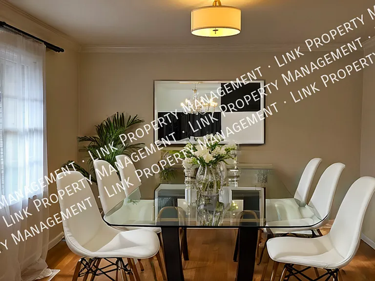 9328 Berkshire Cir — Photo 9