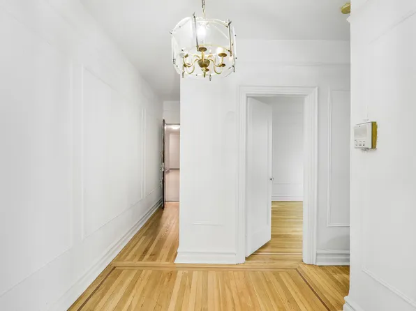 345 Montgomery Street image 5 of 16