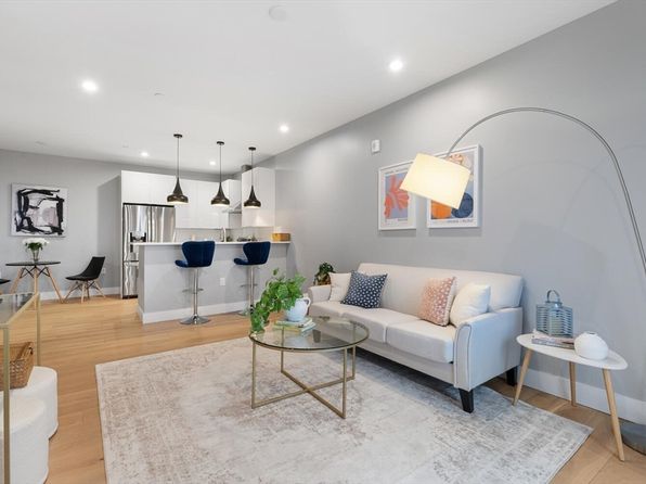 60 Cross St E #103, Somerville, MA 02145