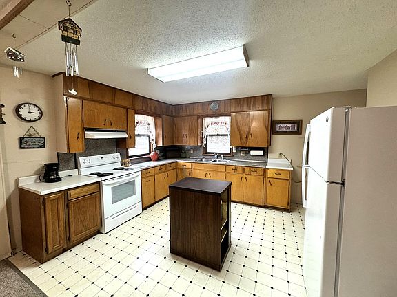 5th image of 115 1st St SE