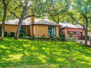 1302 Land Rush Dr, Arlington, TX 76012