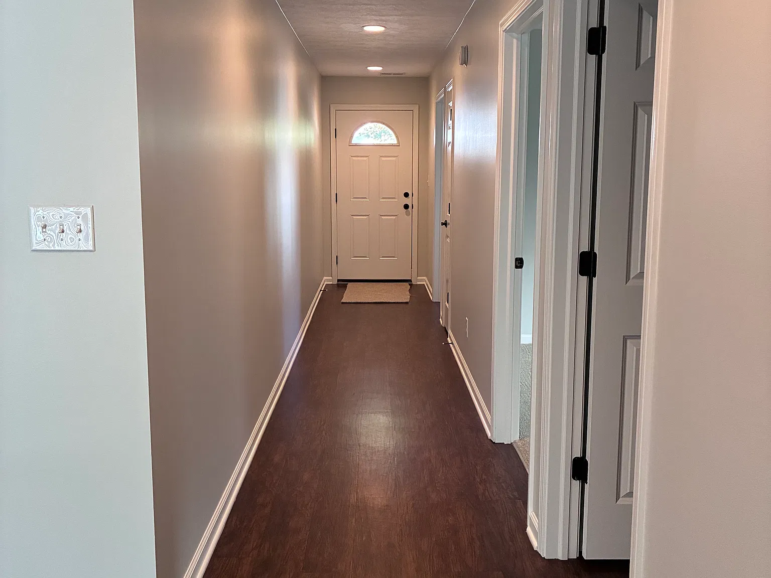 3 bed, 1400 sqft, $1,700 — Photo 2
