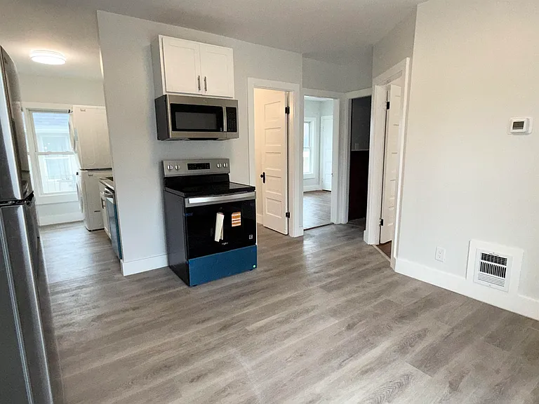 6 Holmes St #2 — Photo 8
