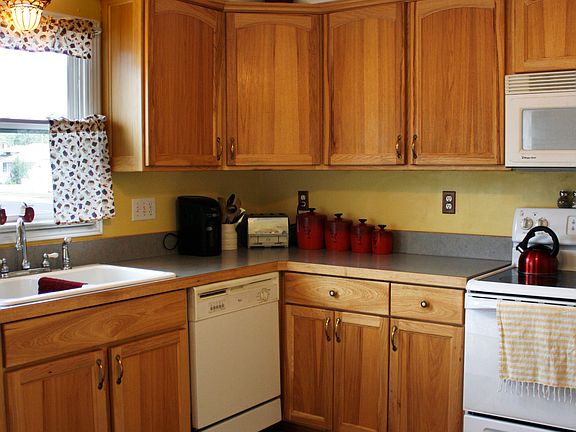 4th image of 149 E Main St