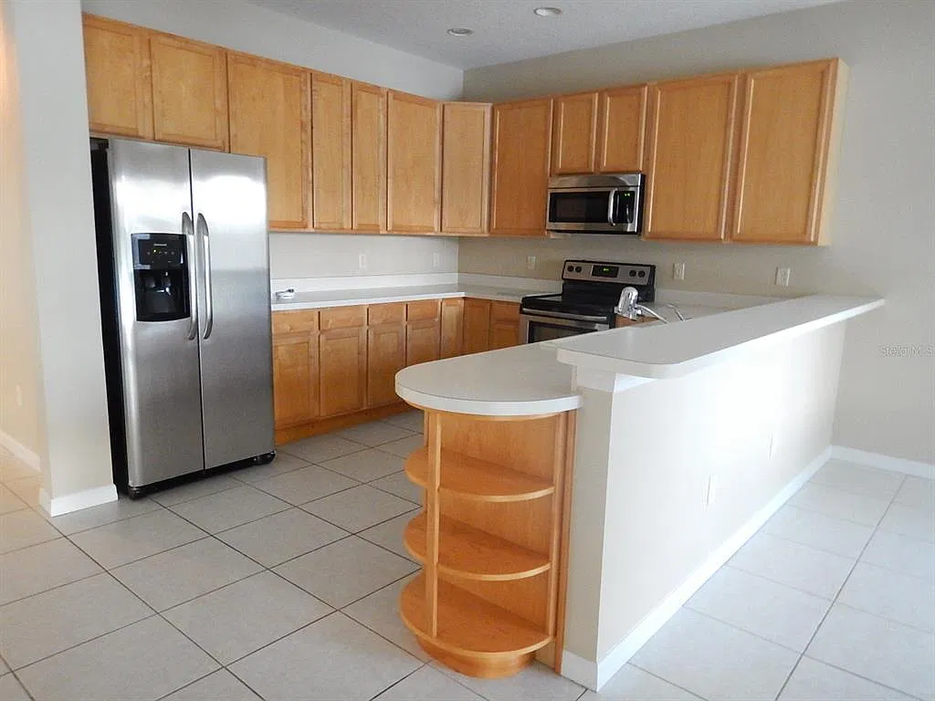2 bed, 2.0 bath, 1761 sqft, $2,200 — Photo 3