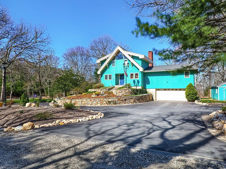 1st image of 90 Old North Road