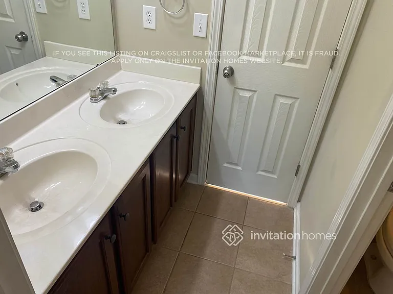 4001 Sedgewick Rd — Photo 10