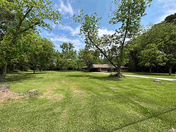 3rd image of 5765 Kleinpeter Rd
