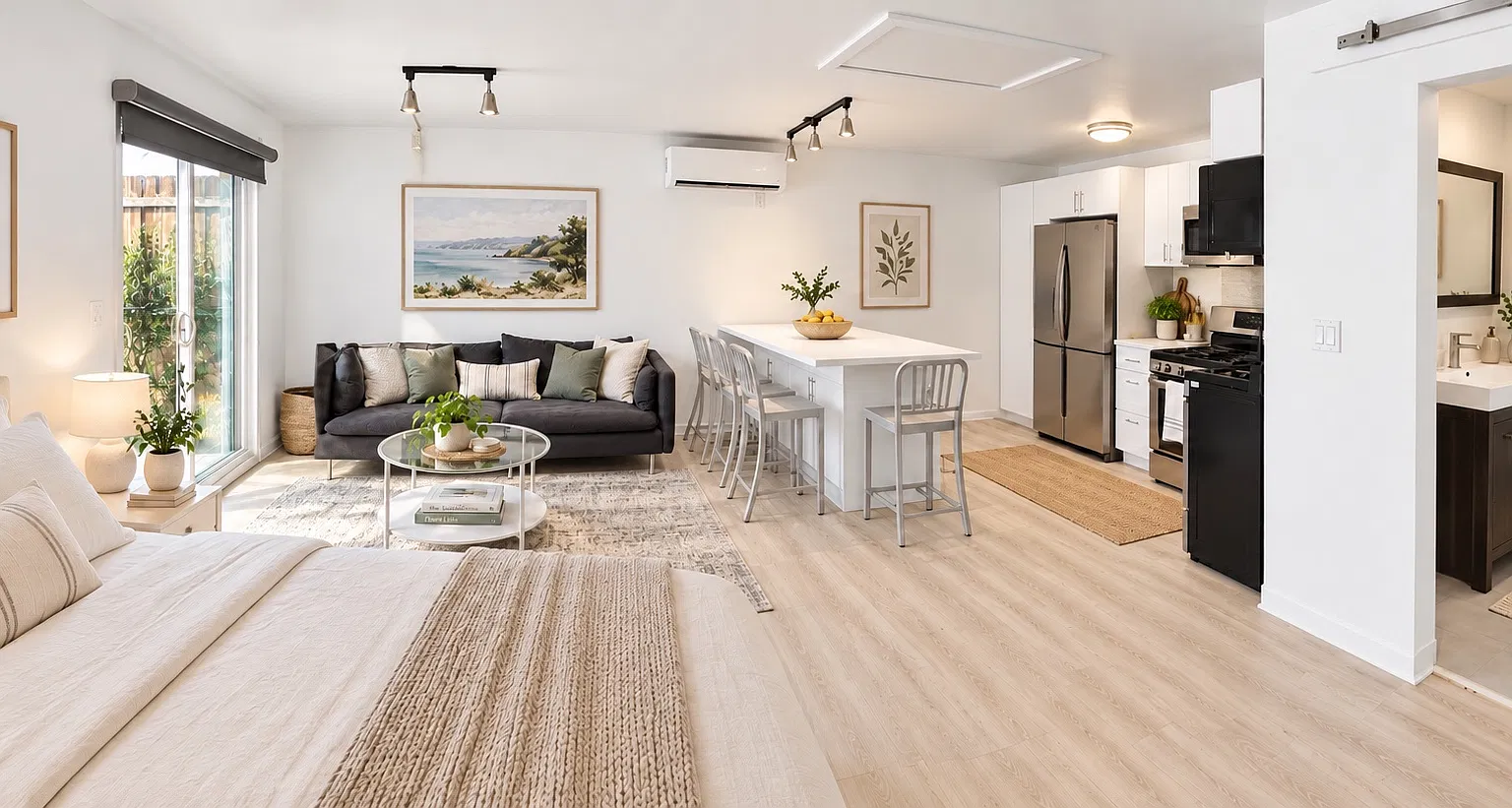 Studio, 400 sqft, $1,950 — Photo 1