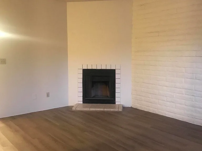 3699 N Mountain Ave #13 — Photo 2