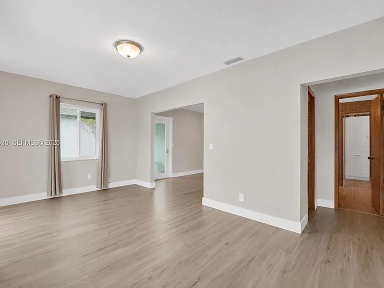 727 NW 24th Ct #1 — Photo 1