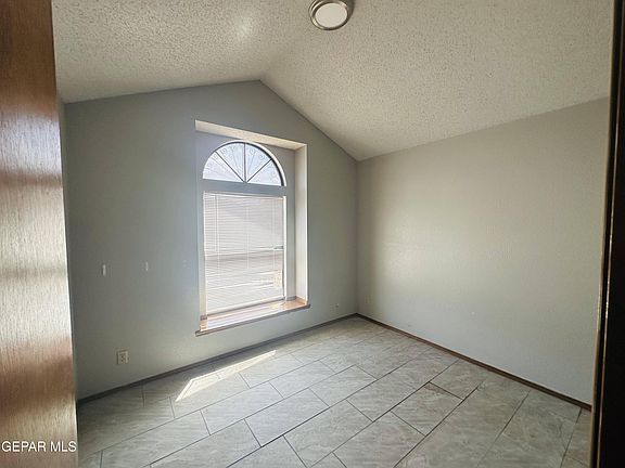 5th image of 1533 Peter Hurd Dr