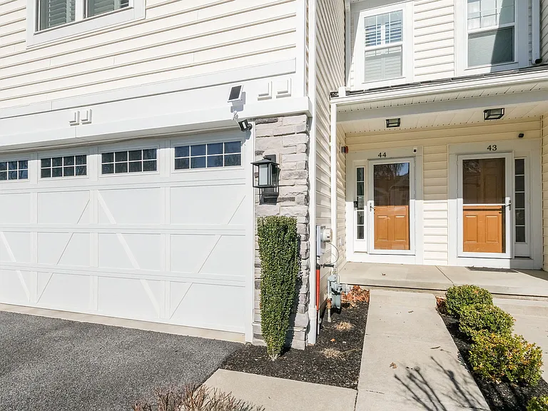 44 Hunters Ln — Photo 28