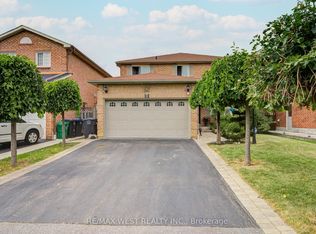 8 Ballycastle Cres, Brampton, ON L6Z 2V5
