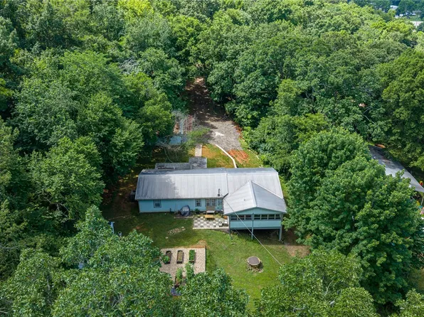 428 Oak St, Mountainburg, AR 72946