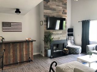 18 Falcon Ridge Way #18, Hamburg, NJ 07419