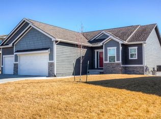 2805 NW Sharmin Dr, Ankeny, IA 50023