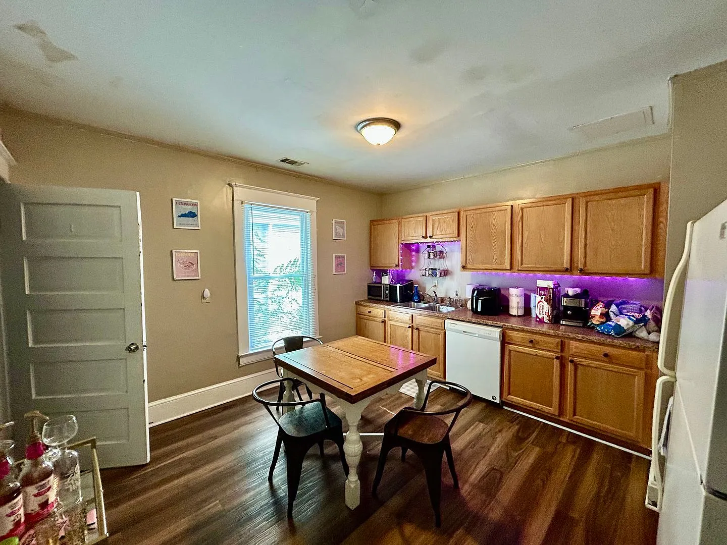 4 Bedroom Ready For Pre-Lease! Pay Only Electric — Photo 4