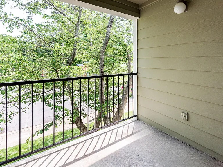 Stonewood Apartments — Photo 10