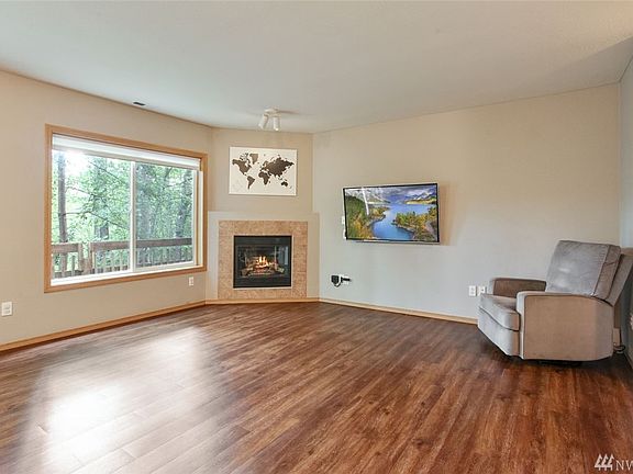 5th image of 19306 75th St E APT C4