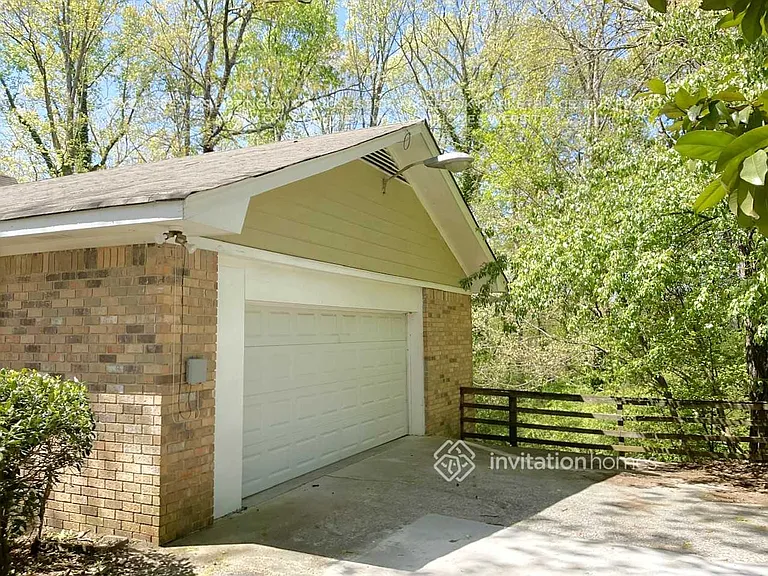 6297 Queens Ct — Photo 22