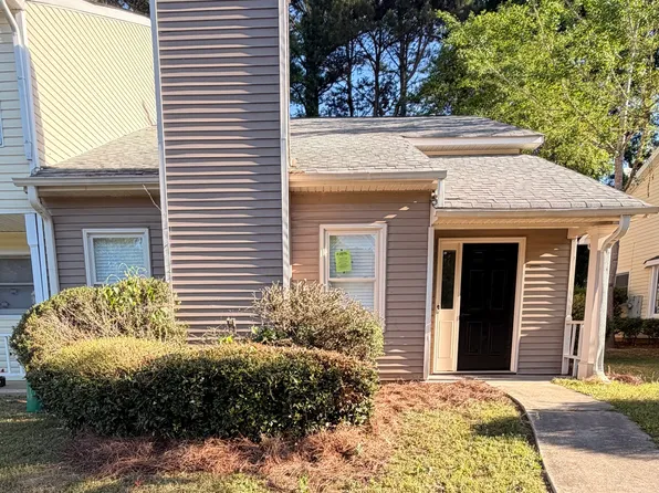 2292 Wellington Cir, Lithonia, GA 30058