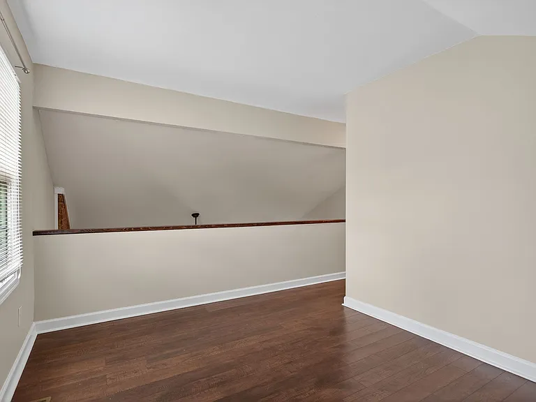 5677 Rushmere Dr — Photo 17