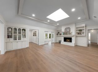 2844 Hurstview Dr, Hurst, TX 76054