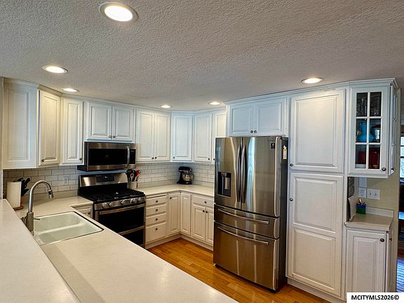5th image of 404 22nd St SE