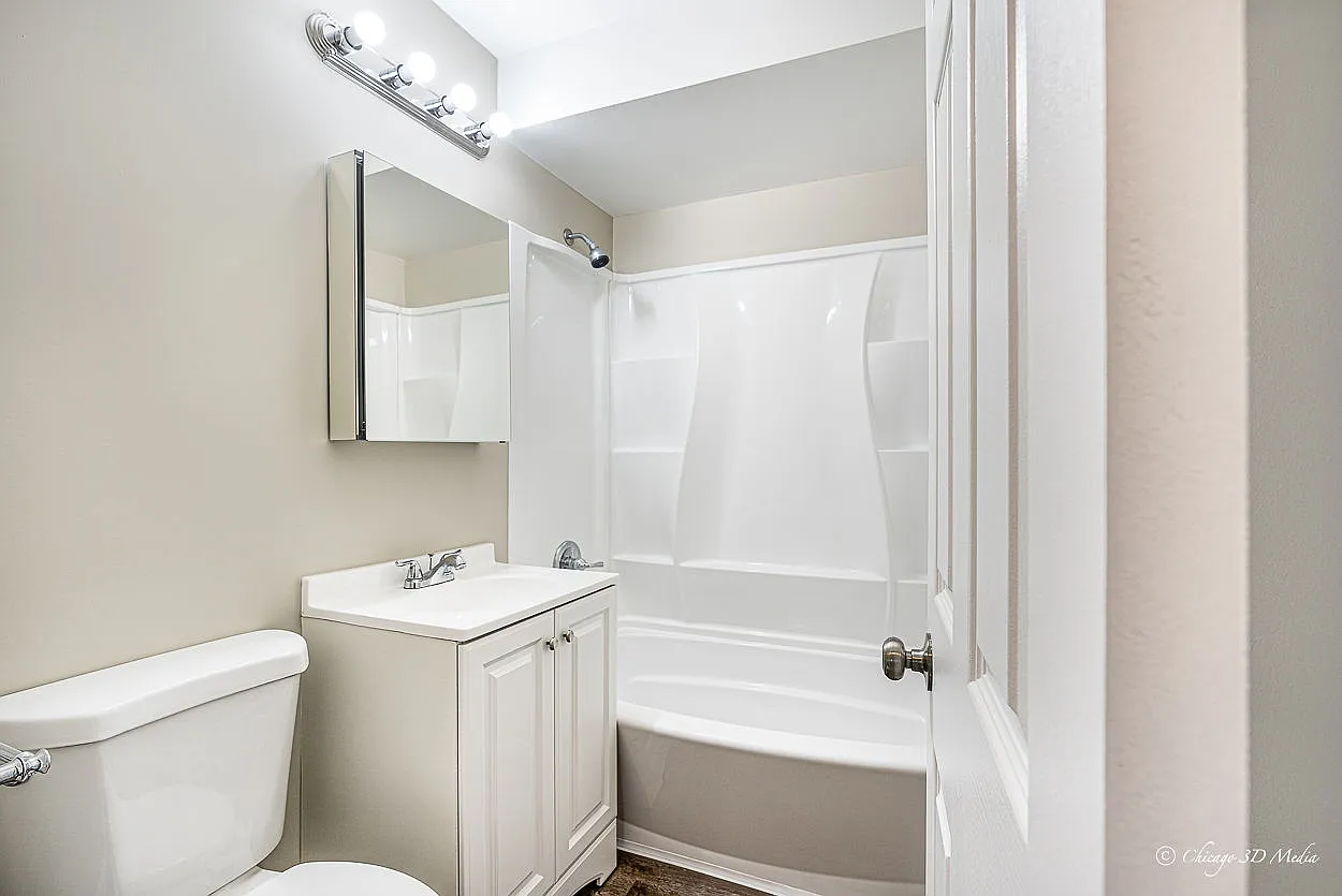 2 bed, $1,975 — Photo 2