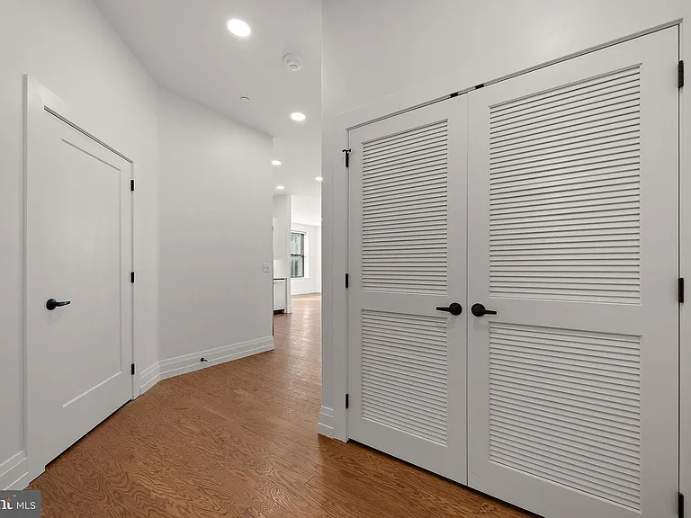 801 N Market St #207 — Photo 9