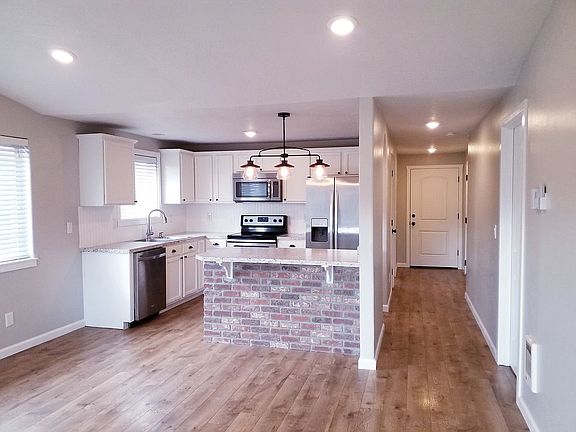 3386 Kitchen/Hallway