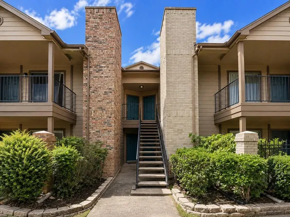 2121 Hepburn St APT 810, Houston, TX 77054
