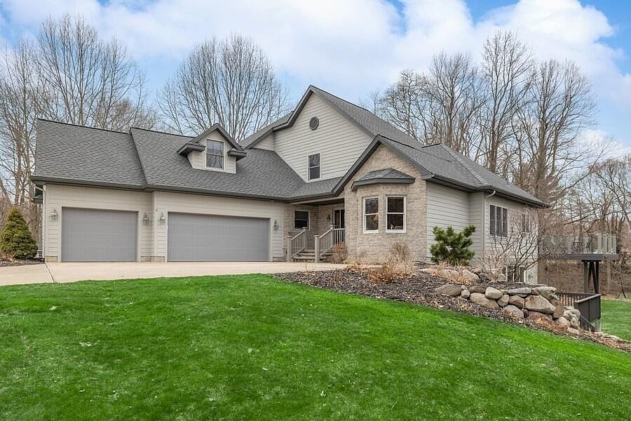 1st image of 1423 Silver Creek Pl