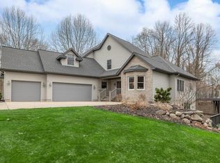 1423 Silver Creek Pl, Saint Joseph, MI 49085