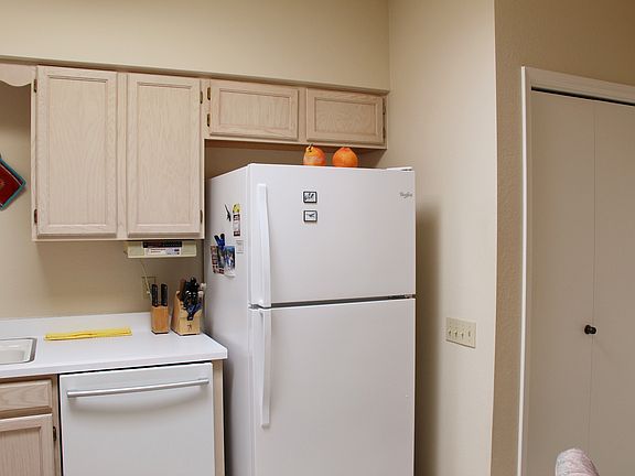 5th image of 976 W Camino Asturias