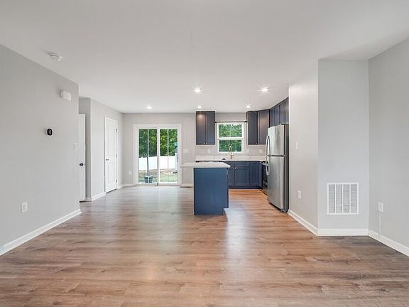 4th image of 128 Harper Ln