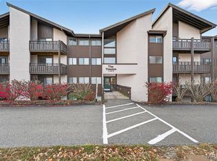 1465 Heritage Lndg Unit 35, Saint Charles, MO