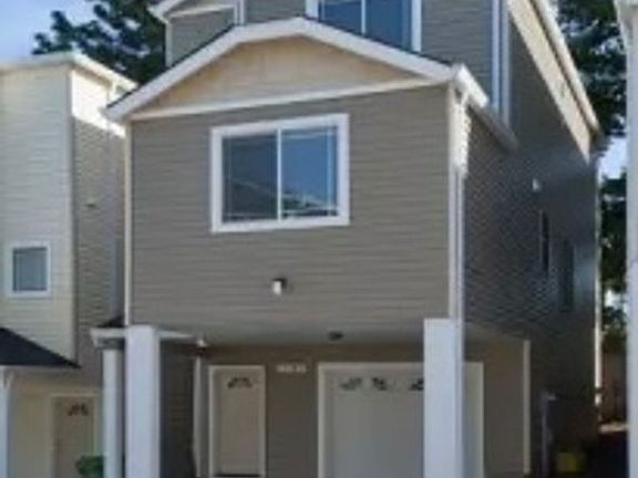 3rd image of 12200 SE Ramona St #12206