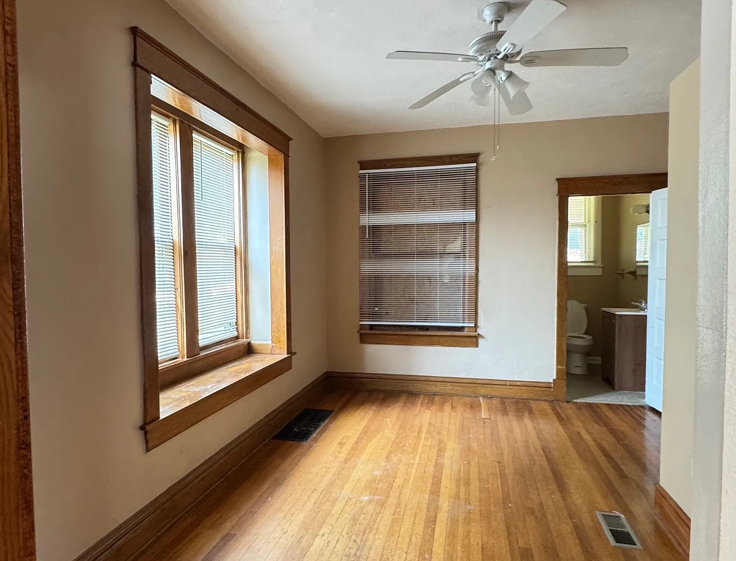 916 Bellefontaine - 1 — Photo 4