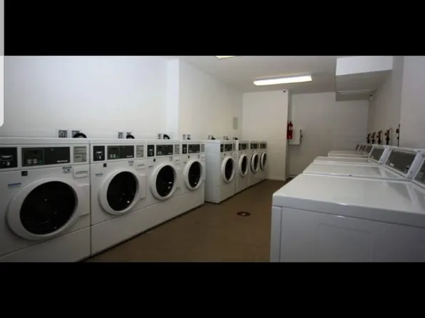 482 Franklin Avenue image 1 of 8