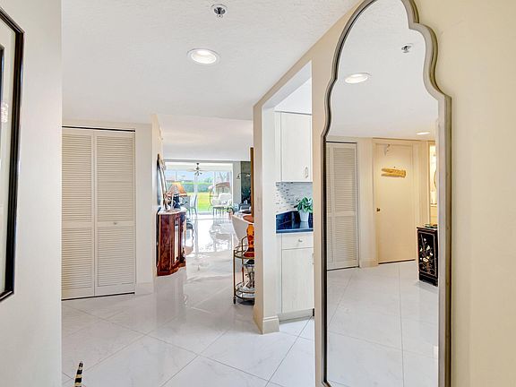 5th image of 5914 Regal Glen Drive #102