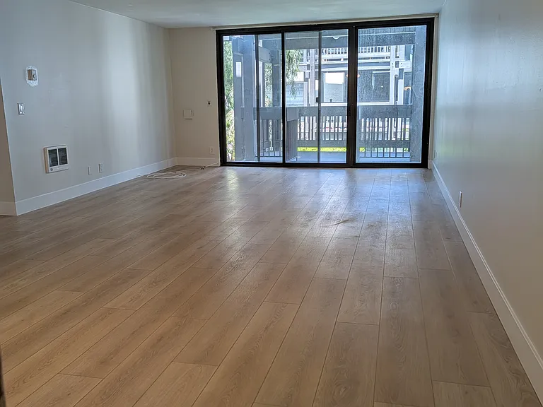 7777 W 91st St #E — Photo 2