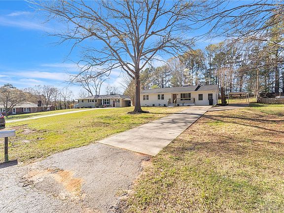 2nd image of 226 Bedford Forest Ave