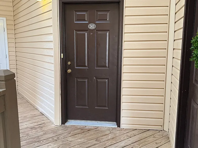121 Wexford Dr #303 — Photo 5