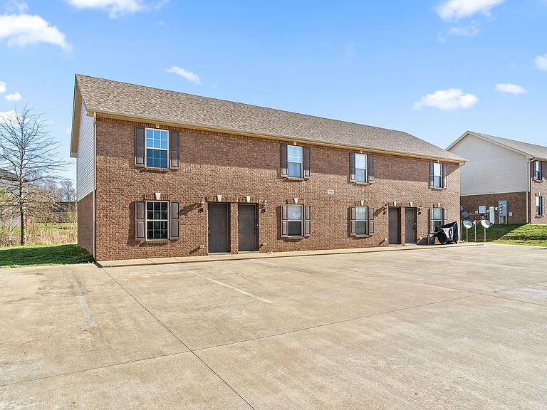 1805 Beckett Dr — Photo 2