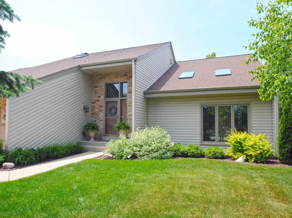 4025 S Avon Dr, New Berlin, WI 53151