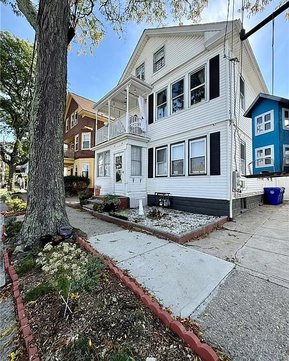 44 Georgia Ave