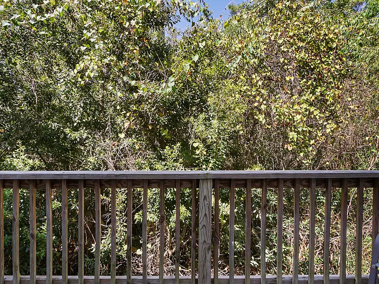1881 Pointe Dr — Photo 30